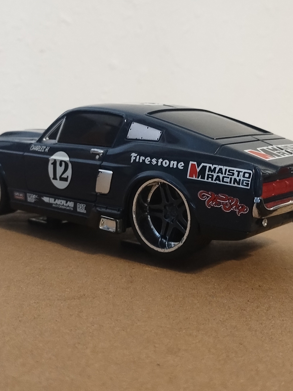 Maisto Tech 1:24 Scale 1967 Ford Mustang GT#12 no Remote Control